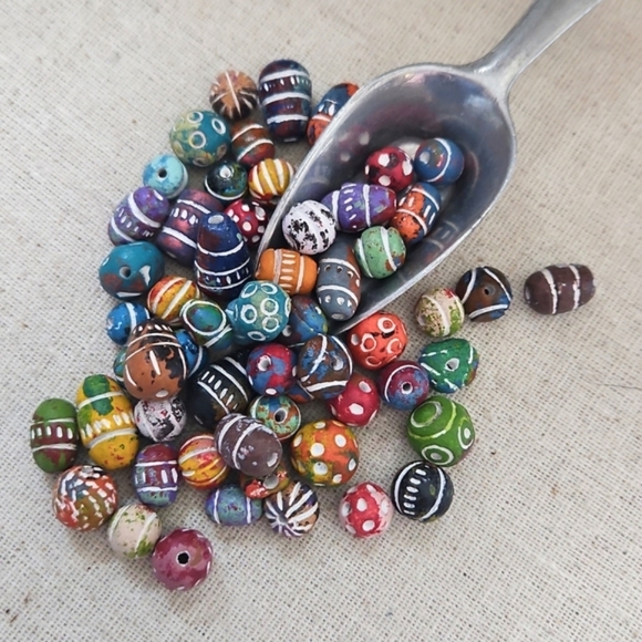 ⚡️LAST ONE⚡️1.5 Oz Vibrant India Clay Beads So Fun! - Picture 3 of 4